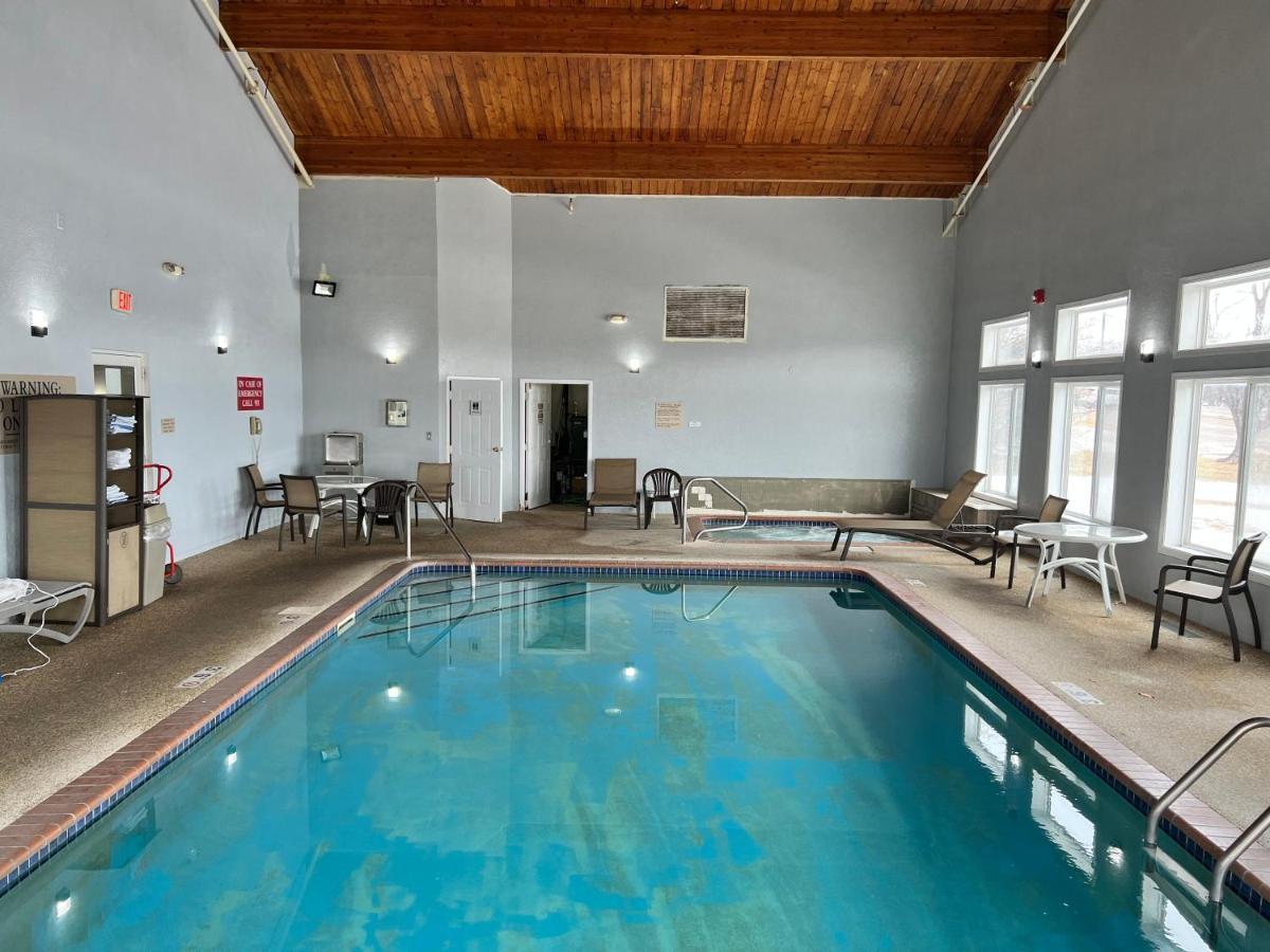 Grandstay Hotel And Suite Waseca Екстериор снимка