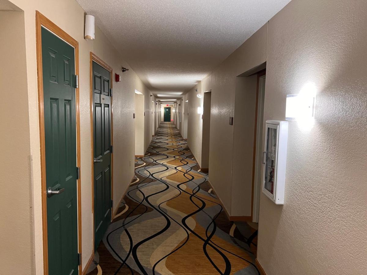 Grandstay Hotel And Suite Waseca Екстериор снимка