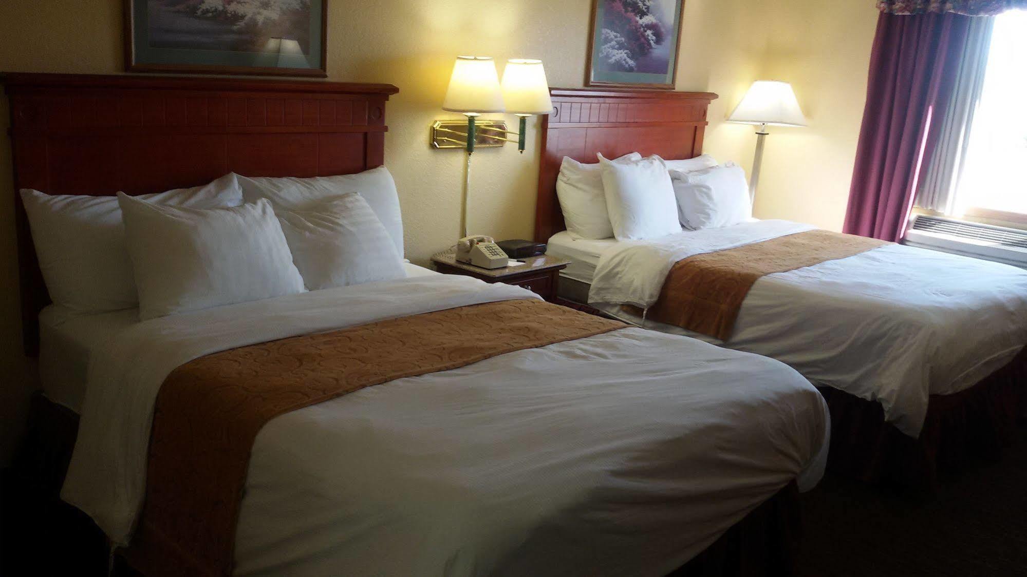 Grandstay Hotel And Suite Waseca Екстериор снимка